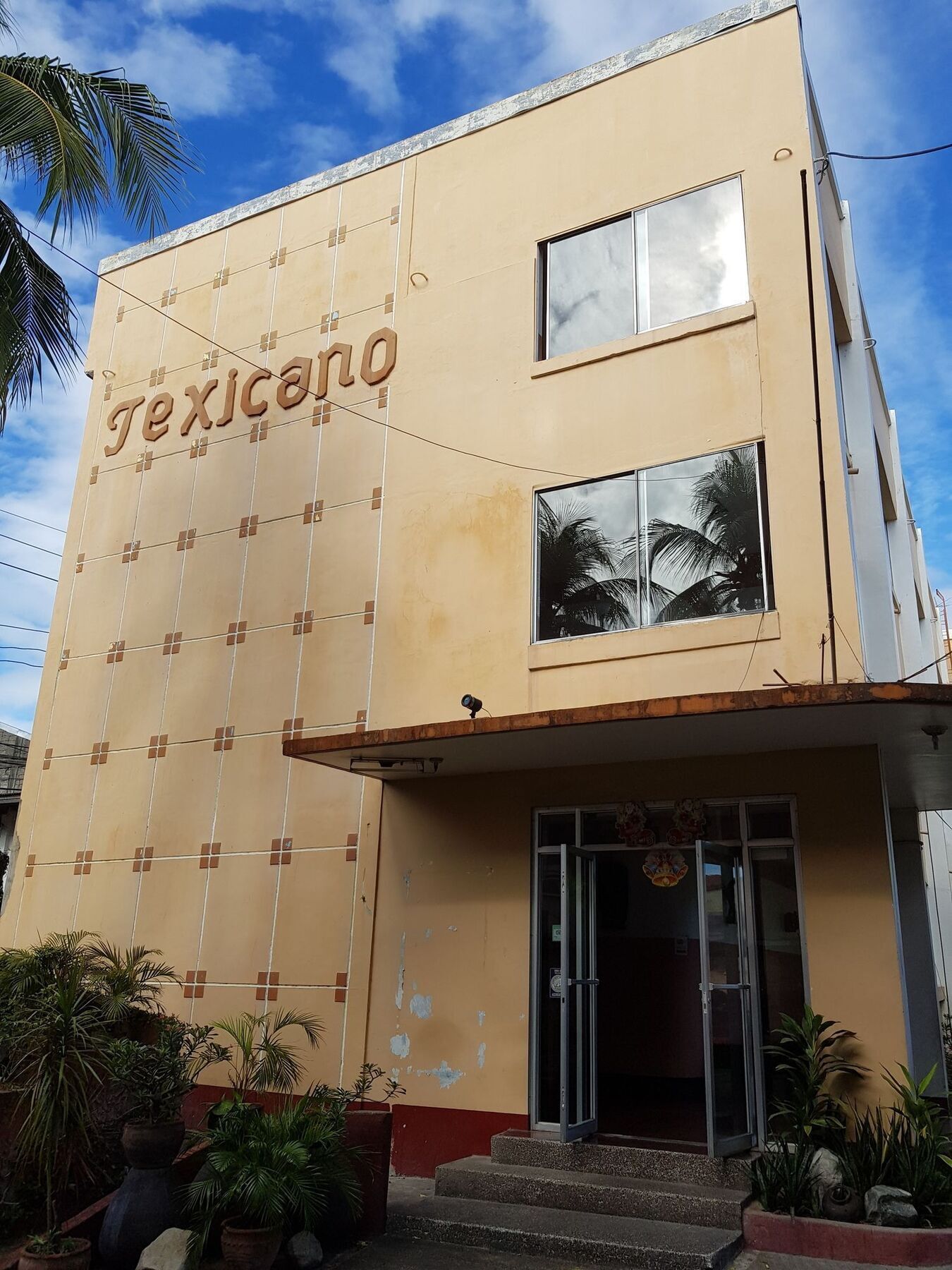 Texicano Hotel Main Laoag Exterior photo